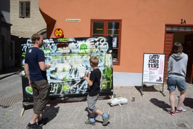 TillfÃ¤llig graffitivÃ¤gg, politikerveckan 2012