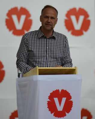 Vänsterpartiets partiledare Jonas Sjöstedt talar i Almedalen 2012