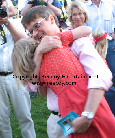 bild - göran hÀgglund dansar med ung tös bild - göran hÀgglund dansar med ung tös