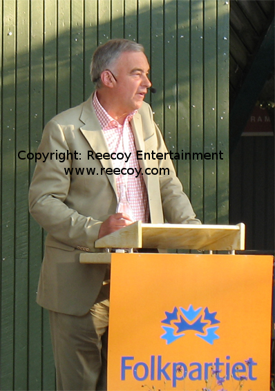 bild - lars leijonborg folkpariet talar i almedalen bild - lars leijonborg folkpariet talar i almedalen