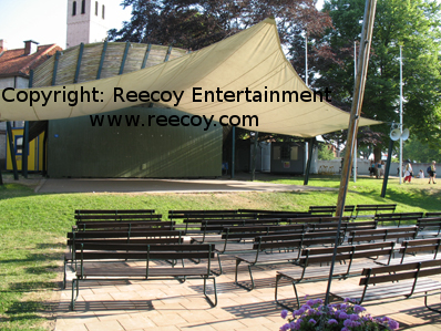 bild - almedalen, tom scen och tomma bÀnkar bild - almedalen, tom scen och tomma bÀnkar