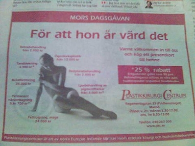 bild - annons fÃ¶r morsdagspresent frÃ¥n plastkirurg med priser pÃ¥ fettsugning och hÃ¥rborttagning bl.a.